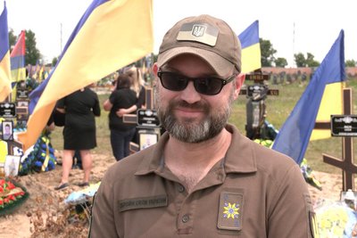 "Знищив дев'ятьох російських військових". У Харкові попрощалися із загиблим снайпером "Знищив дев'ятьох російських військових". У Харкові попрощалися із загиблим снайпером