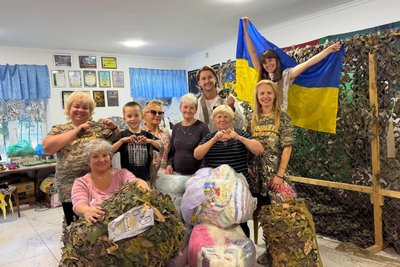 «Як 14 футбольних полів»: волонтери у Балті сплели понад 98 тисяч «квадратів» сіток «Як 14 футбольних полів»: волонтери у Балті сплели понад 98 тисяч «квадратів» сіток