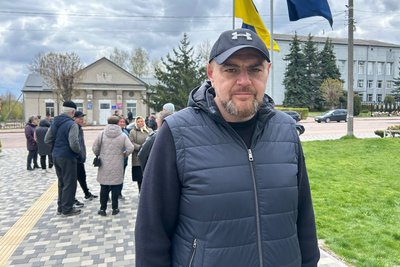 Пиляють ліс і тікають: на Житомирщині люди виступають проти масових крадіжок лісу у громаді Пиляють ліс і тікають: на Житомирщині люди виступають проти масових крадіжок лісу у громаді