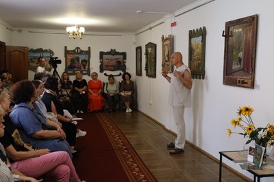 "Я ілюструю те, про що писала Леся Українка", — художник Юрій Камишний про свою виставку у Звягелі "Я ілюструю те, про що писала Леся Українка", — художник Юрій Камишний про свою виставку у Звягелі