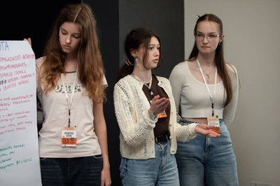 17-річна дівчина з Ромен створила ШІ-платформу для громадських організацій 17-річна дівчина з Ромен створила ШІ-платформу для громадських організацій