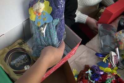 "Тепла коробочка": у Луцьку волонтери готують подарунки для військових "Тепла коробочка": у Луцьку волонтери готують подарунки для військових