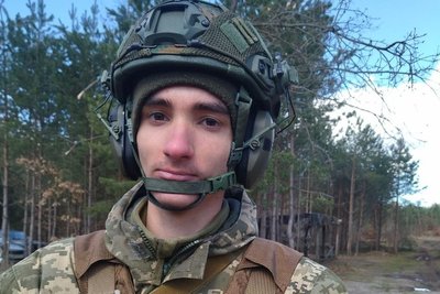"Я просив, щоб мене добили": 20-річний оборонець на псевдо "Вольт" розповів про контрнаступ, бої та втрату кінцівок
