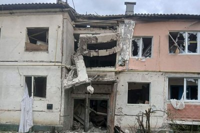 Зруйнований будинок в Одноробівці Зруйнований будинок в Одноробівці