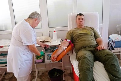Донорство на потреби поранених. Миколаївські нацгвардійці здали кров Донорство на потреби поранених. Миколаївські нацгвардійці здали кров
