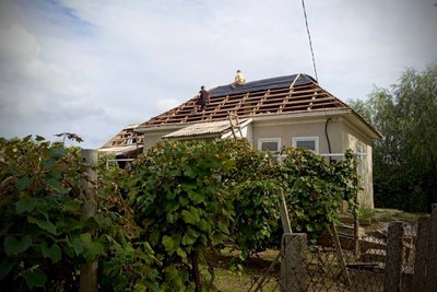 У місті Вилкове триває ліквідація наслідків атаки російських дронів У місті Вилкове триває ліквідація наслідків атаки російських дронів
