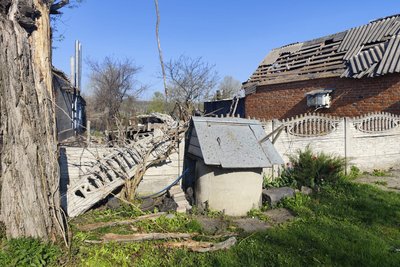 Наслідки влучання російського БпЛА у Золочеві, 3 травня 2026 року Наслідки влучання російського БпЛА у Золочеві, 3 травня 2026 року