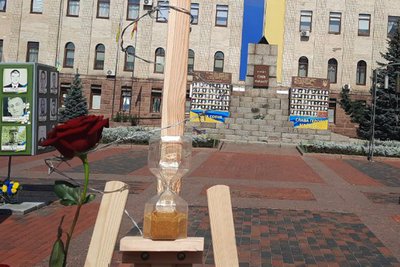 Оленівська трагедія: у Кропивницькому створили інсталяцію до Дня памʼяті Оленівська трагедія: у Кропивницькому створили інсталяцію до Дня памʼяті