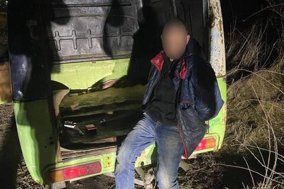 Скоїв ДТП та зник з місця події: на Миколаївщині затримали водія ІЖ Комбі Скоїв ДТП та зник з місця події: на Миколаївщині затримали водія ІЖ Комбі