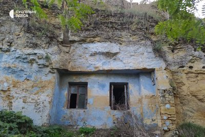 Зруйновані та забуті могили: який вигляд має найстаріше козацьке кладовище в Одесі Зруйновані та забуті могили: який вигляд має найстаріше козацьке кладовище в Одесі
