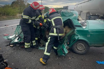 На Буковині у ДТП загинули двоє людей, ще один травмувався На Буковині у ДТП загинули двоє людей, ще один травмувався