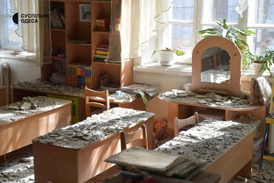 "Увесь дах лежить в групі": який вигляд має дитсадок в Одесі після атаки дронів "Увесь дах лежить в групі": який вигляд має дитсадок в Одесі після атаки дронів