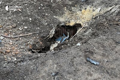 "Нема хатки більше": жителі Одещини про втрату житла після атаки РФ "Нема хатки більше": жителі Одещини про втрату житла після атаки РФ