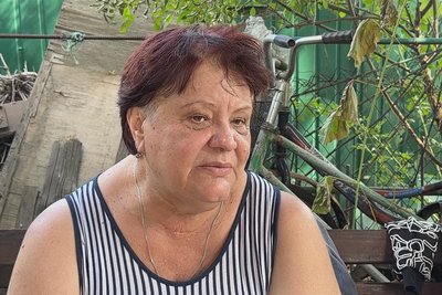 "Акуратний будиночок. Був". У подружжя з Костянтинівки згорів дім після авіаудару РФ: репортаж про наслідки