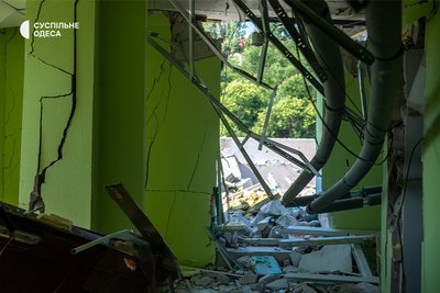 "Перше відчуття — наче це наснилося": розповіді мешканців пошкодженого будинку в Одесі
