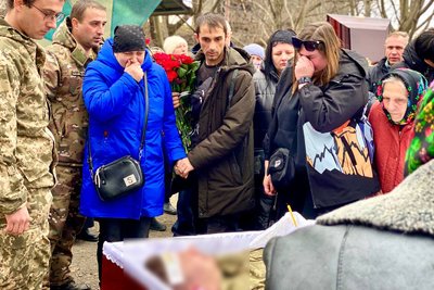 В Одеській області прощалися з військовими, який загинув в бою на Донеччині В Одеській області прощалися з військовими, який загинув в бою на Донеччині