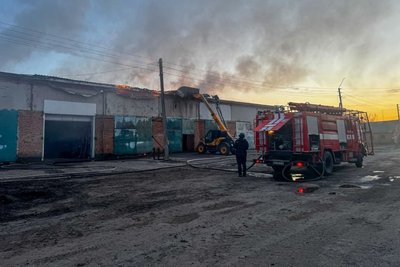 Рятувальники на місці влучання російського БпЛА у Губарівці Богодухівського району, 30 квітня 2026 року Рятувальники на місці влучання російського БпЛА у Губарівці Богодухівського району, 30 квітня 2026 року