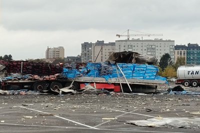 «Дякую Богу, що цілий»: водії знищених під час атаки РФ вантажівок у Луцьку рахують збитки «Дякую Богу, що цілий»: водії знищених під час атаки РФ вантажівок у Луцьку рахують збитки