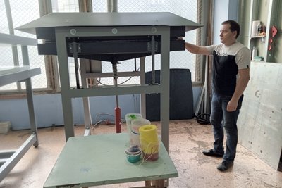 Майстер на виробництві пластикових меблів Майстер на виробництві пластикових меблів