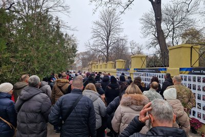 Стіна пам'яті: в одеському соборі відкрили третю частину меморіалу загиблих бійців з Одещини Стіна пам'яті: в одеському соборі відкрили третю частину меморіалу загиблих бійців з Одещини