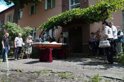 У Сумах попрощалися з трьома загиблими внаслідок атаки КАБ 11 липня У Сумах попрощалися з трьома загиблими внаслідок атаки КАБ 11 липня
