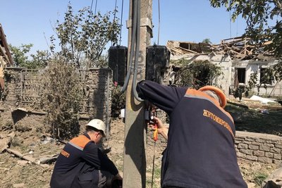Жителям села Березина Житомирського району відновили електропостачання після вибухів Жителям села Березина Житомирського району відновили електропостачання після вибухів