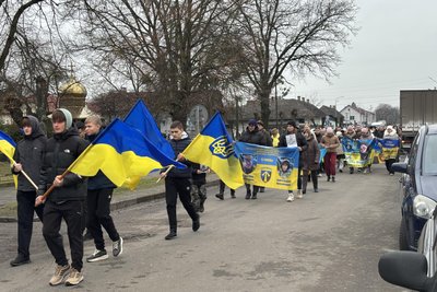 В селищі на Волині рідні полонених і зниклих безвісти вийшли на акцію підтримки В селищі на Волині рідні полонених і зниклих безвісти вийшли на акцію підтримки