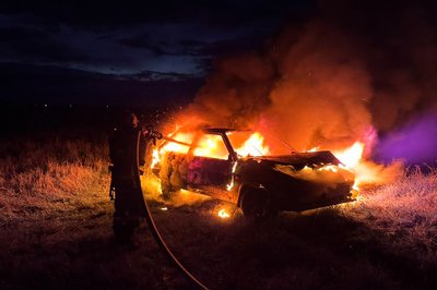 Надзвичайники врятували літнього чоловіка під час пожежі на Миколаївщині Надзвичайники врятували літнього чоловіка під час пожежі на Миколаївщині