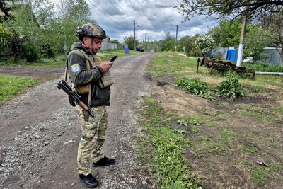 "Вночі – гупає, вдень – так собі, ми звикли». Фоторепортаж з прифронтового Золотого Колодязя на Донеччині "Вночі – гупає, вдень – так собі, ми звикли». Фоторепортаж з прифронтового Золотого Колодязя на Донеччині