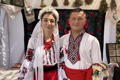 Українське весілля: як на Житомирщині відтворюють стародавні традиції Українське весілля: як на Житомирщині відтворюють стародавні традиції