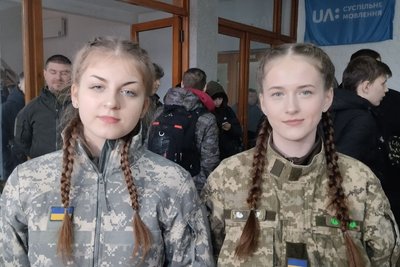 Дрони, міни та снаряди та як працюють протитанкові симулятори: у Житомирі провели відкритий урок із Захисту України Дрони, міни та снаряди та як працюють протитанкові симулятори: у Житомирі провели відкритий урок із Захисту України
