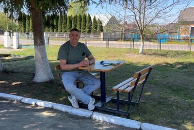 "Саджу, полю — і стає легше": як жінки, які втекли від насилля, відновлюються через садотерапію у шелтері на Рівненщині "Саджу, полю — і стає легше": як жінки, які втекли від насилля, відновлюються через садотерапію у шелтері на Рівненщині