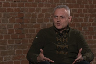 "Немає території, де немає роботи": інтерв'ю з військовим та керівником Близнюківської громади Геннадієм Королем "Немає території, де немає роботи": інтерв'ю з військовим та керівником Близнюківської громади Геннадієм Королем
