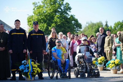 У День Героїв у Житомирі освятили 15 стенд із 60 портретами загиблих за Україну воїнів У День Героїв у Житомирі освятили 15 стенд із 60 портретами загиблих за Україну воїнів