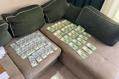 Гроші, обшук, долари, євро, корупція, хабар, посадовець ДСНС, суд, підозра, ДБР Гроші, обшук, долари, євро, корупція, хабар, посадовець ДСНС, суд, підозра, ДБР