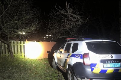 Підірвав та кинув гранату на подвір'я сусіда — на Житомирщині підозрюють місцевого жителя Підірвав та кинув гранату на подвір'я сусіда — на Житомирщині підозрюють місцевого жителя