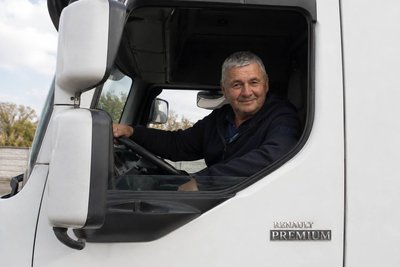 "Він повернувся з війни і возив зерно": історія далекобійника, який загинув під час удару РФ по порту на Одещині "Він повернувся з війни і возив зерно": історія далекобійника, який загинув під час удару РФ по порту на Одещині