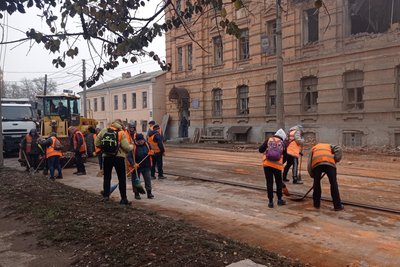 Наслідки ударів РФ по будівлі коледжу в Основ'янському районі Харкова Наслідки ударів РФ по будівлі коледжу в Основ'янському районі Харкова