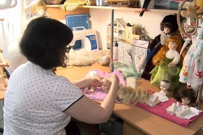 "Хтось каже, що це фільм жахів, а мені подобається", – лучанка колекціонує і реставрує ляльки "Хтось каже, що це фільм жахів, а мені подобається", – лучанка колекціонує і реставрує ляльки