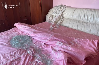 скло, яке вилетіло з вікон від ударної хвилі, Одеса скло, яке вилетіло з вікон від ударної хвилі, Одеса