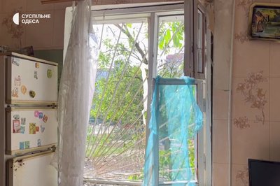 Квартира, в які потрапили уламки збитого безпілотника, Одеса Квартира, в які потрапили уламки збитого безпілотника, Одеса