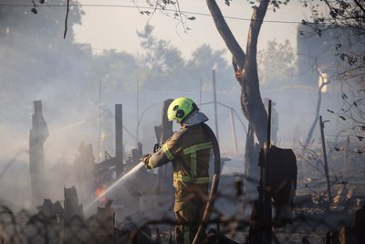 Чоловік загинув у пожежі на Миколаївщині, ще три пожежі — через атаки РФ Чоловік загинув у пожежі на Миколаївщині, ще три пожежі — через атаки РФ