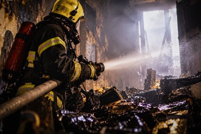 рятувальник, пожежа рятувальник, пожежа