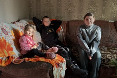 "Війна зруйнувала все". Історія багатодітної родини з Миропілля, яка переїхала в село на Роменщині