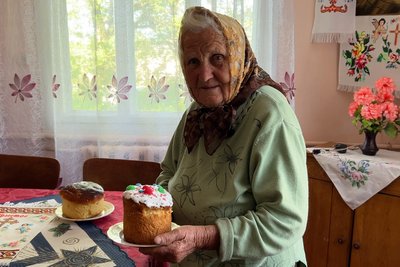 "Перша кравчиня та господиня у селі": про своє життя розповіла 91-річна жінка із Рівненщини "Перша кравчиня та господиня у селі": про своє життя розповіла 91-річна жінка із Рівненщини