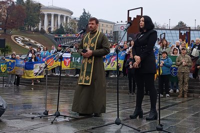 На Майдані Незалежності пройшла мирна акція до Дня Сил територіальної оборони На Майдані Незалежності пройшла мирна акція до Дня Сил територіальної оборони