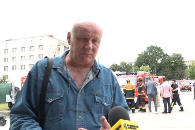 Швейцарські волонтери передали два спецавтомобілі рятувальникам Житомира Швейцарські волонтери передали два спецавтомобілі рятувальникам Житомира