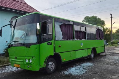 Побитий дроном РФ автобус у Золочеві 18 травня Побитий дроном РФ автобус у Золочеві 18 травня