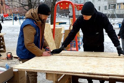 "Почули, що люди кричать": очевидці розповіли про влучання "шахеда" в автостоянку в Сумах "Почули, що люди кричать": очевидці розповіли про влучання "шахеда" в автостоянку в Сумах