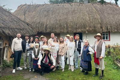 Гарбузовий фест та козацькі забави: у «зеленій» садибі на Житомирщині запланували тематичне дозвілля на канікулах Гарбузовий фест та козацькі забави: у «зеленій» садибі на Житомирщині запланували тематичне дозвілля на канікулах